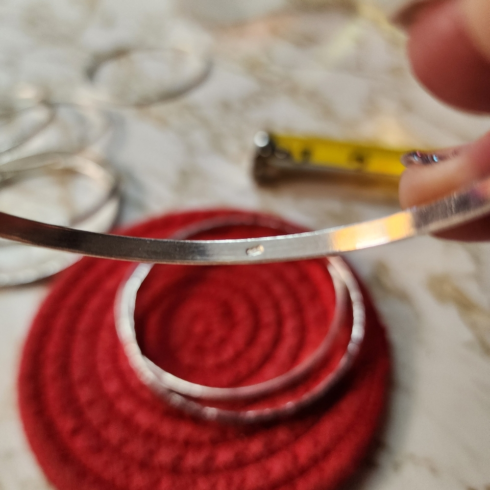 Elegant Silver Bangle Bracelet Set - Picture 11 of 13